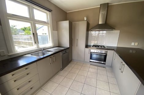 Photo of property in 27 Milverton Avenue, Hokowhitu, Palmerston North, 4410