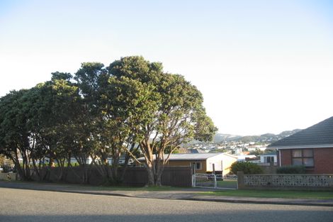 Photo of property in 2 Mana Avenue, Titahi Bay, Porirua, 5022