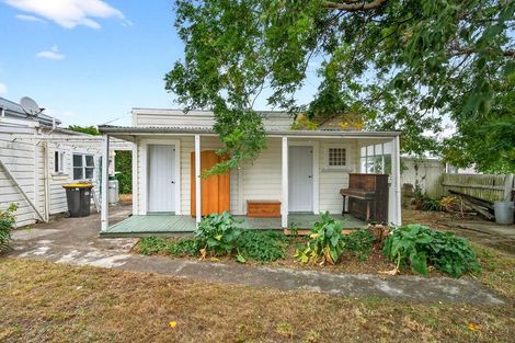Photo of property in 93 Regent Street, Martinborough, 5711