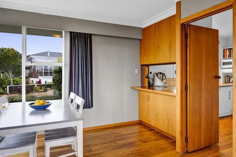 Photo of property in 14 Montana Place, Merrilands, New Plymouth, 4312