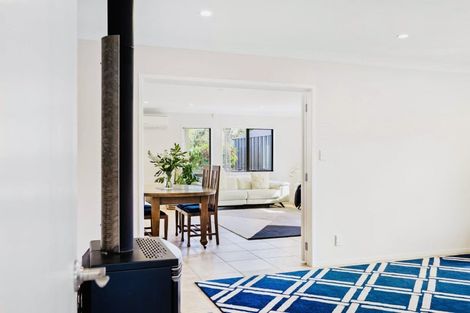 Photo of property in 109 Prince Regent Drive, Half Moon Bay, Auckland, 2012