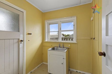 Photo of property in 10 Atiawa Crescent, Waiwhetu, Lower Hutt, 5010