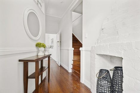 Photo of property in 40 Holloway Road, Aro Valley, Wellington, 6021