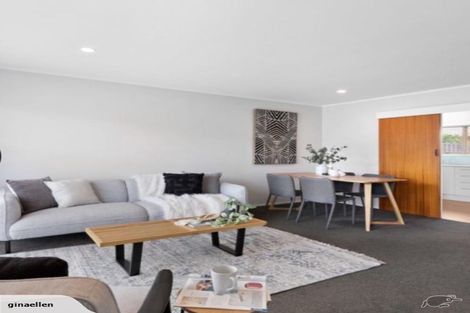 Photo of property in 2/15 Latham Avenue, Pakuranga, Auckland, 2010