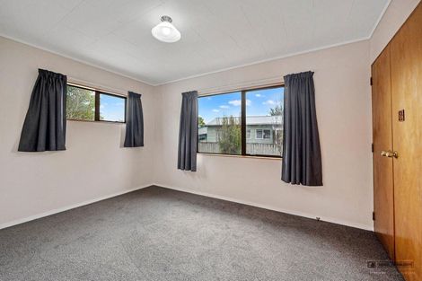Photo of property in 1/32 Parakai Avenue, Parakai, 0830