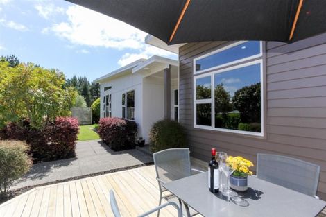 Photo of property in 10b Long Place, Frankleigh Park, New Plymouth, 4310