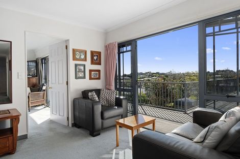 Photo of property in 28 Margaret Drive, Omokoroa, 3114