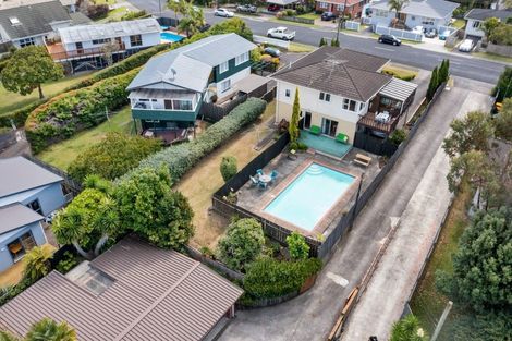 Photo of property in 109 Sandspit Road, Shelly Park, Auckland, 2014