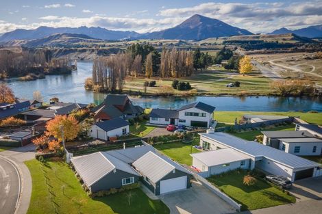 Photo of property in 1 Ivy Lane, Albert Town, Wanaka, 9305