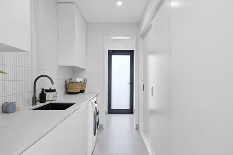 Photo of property in 3 Selleck Street, Mount Pleasant, Christchurch, 8081