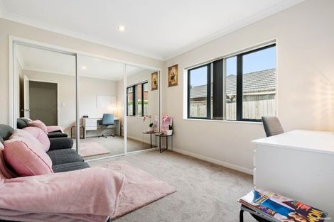 Photo of property in 11a Coles Crescent, Papakura, 2110