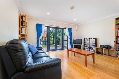 Photo of property in Tuscany Way, 21/3 Ambrico Place, New Lynn, Auckland, 0600