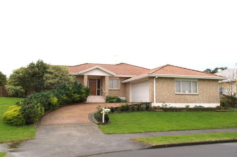 Photo of property in 5 Hagen Close, Golflands, Auckland, 2013