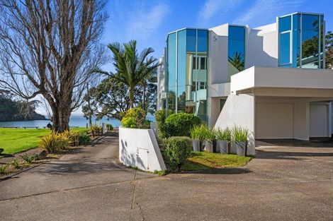 Photo of property in 1/9 The Esplanade, Castor Bay, Auckland, 0620
