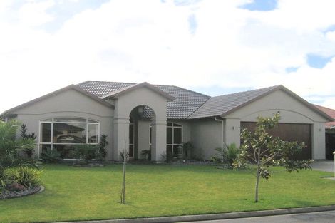 Photo of property in 8 Mordane Place, Flat Bush, Auckland, 2016