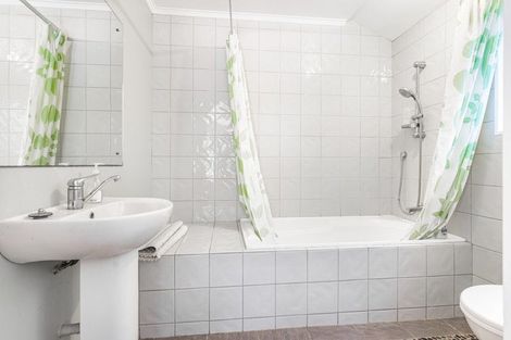 Photo of property in 214 Shaw Road, Oratia, Auckland, 0604