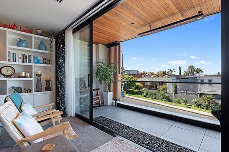 Photo of property in 2b The Terrace, Takapuna, Auckland, 0622