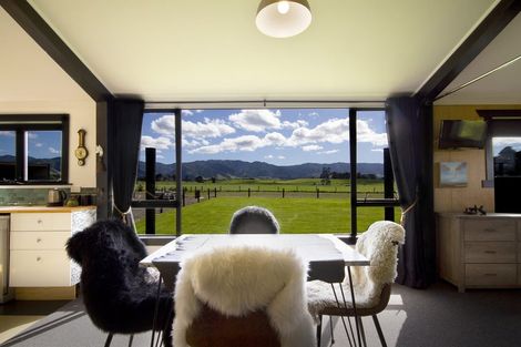 Photo of property in 490 Maharahara Road, Dannevirke, 4972