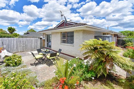 Photo of property in 2/54 Moore Street, Howick, Auckland, 2014