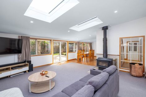 Photo of property in 7 Sawtell Place, Northcote, Christchurch, 8052