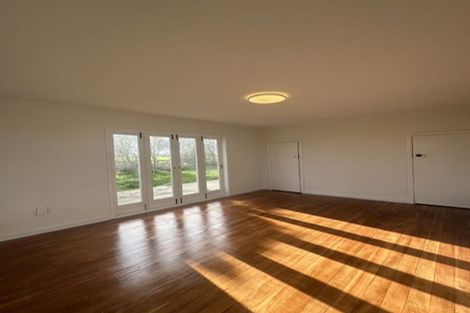 Photo of property in 479 Waitakere Road, Taupaki, Henderson, 0782