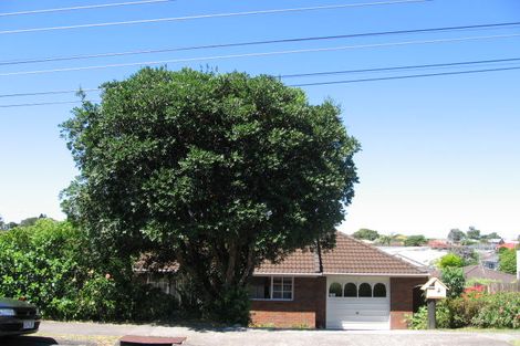 Photo of property in 1/2 Wolsley Avenue, Milford, Auckland, 0620