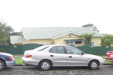 Photo of property in 12a Huka Road, Birkenhead, Auckland, 0626