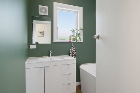 Photo of property in 26 Carlisle Street, Island Bay, Wellington, 6023