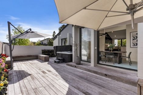 Photo of property in 11 Eugen Place, Bayview, Auckland, 0629