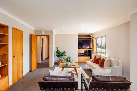 Photo of property in 7 Rosebank Avenue, Kelvin Grove, Palmerston North, 4414