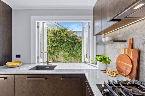 Photo of property in 14 Eversleigh Road, Belmont, Auckland, 0622