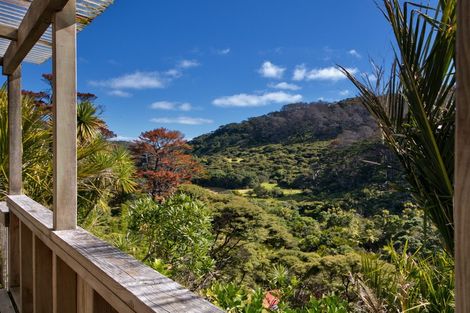 Photo of property in 77 Karekare Road, Karekare, Auckland, 0772