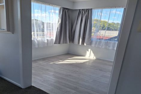 Photo of property in 12 Clifton Drive, Waitara, 4320