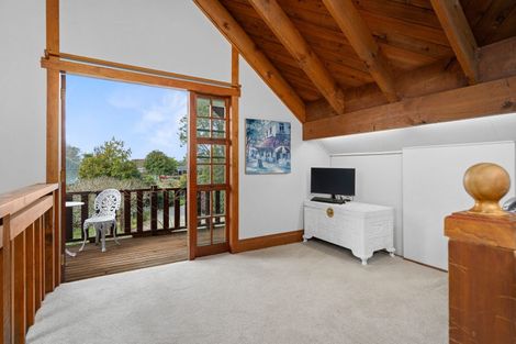 Photo of property in 261 Shakespeare Street, Leamington, Cambridge, 3432