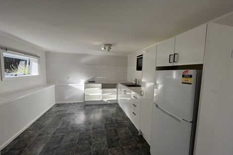 Photo of property in 17 Highland Avenue, Titirangi, Auckland, 0604