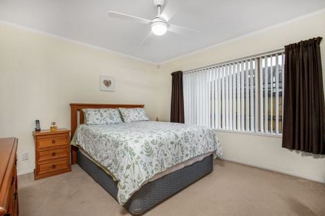 Photo of property in 49 Sandwick Drive, Weymouth, Auckland, 2103