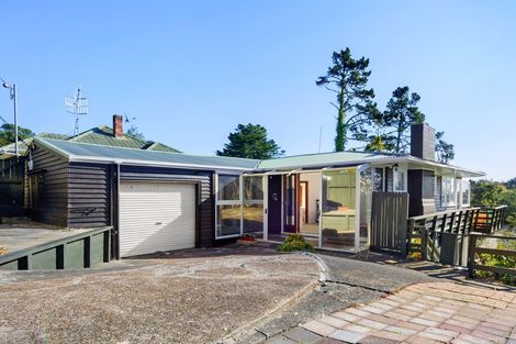 Photo of property in 211 Titirangi Road, Titirangi, Auckland, 0604