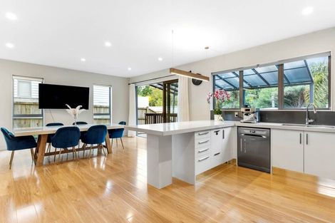 Photo of property in 71 Hebron Road, Waiake, Auckland, 0630