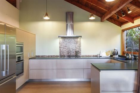 Photo of property in 128 Opanuku Road, Henderson Valley, Auckland, 0612