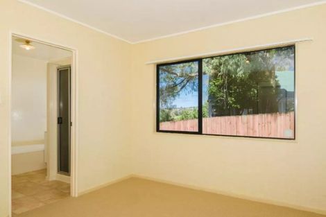 Photo of property in 10a Elizabeth Drive, West Harbour, Auckland, 0618