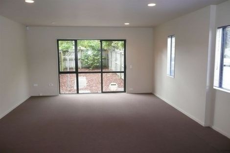 Photo of property in 10/6 John Jennings Drive, Oteha, Auckland, 0632