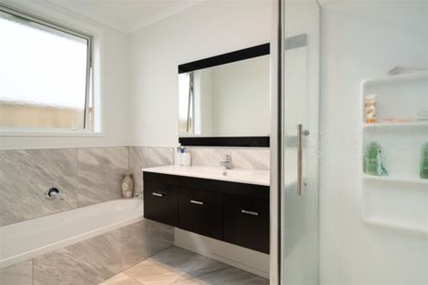 Photo of property in 17 Pimelea Street, Papamoa Beach, Papamoa, 3118