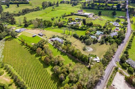 Photo of property in 98 Hanham Road, Kumeu, 0891