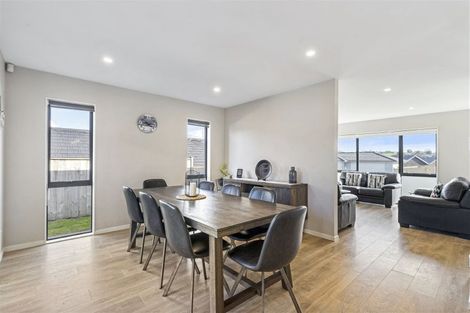 Photo of property in 39 Symes Drive, Red Beach, 0932