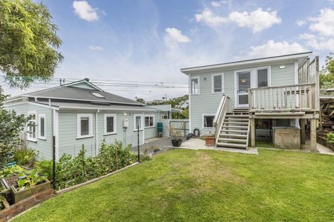 Photo of property in 9 West Road, Northland, Wellington, 6012