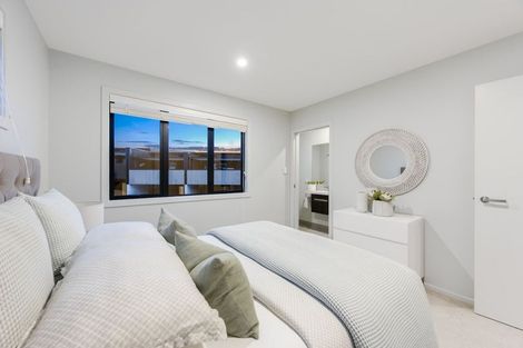 Photo of property in 63 Te Oneroa Way, Long Bay, Auckland, 0630