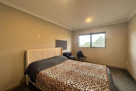 Photo of property in 45 Helleur Road, Massey, Auckland, 0614
