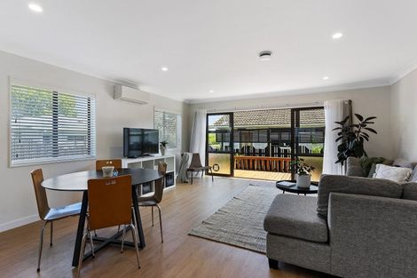 Photo of property in 2/74 Pah Road, Papatoetoe, Auckland, 2025