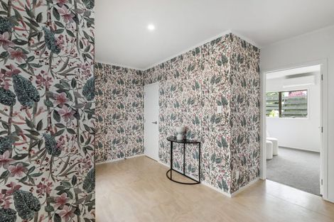 Photo of property in 1/27 Knightsbridge Drive, Forrest Hill, Auckland, 0620