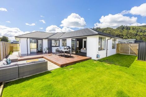 Photo of property in 17 Hopkirk Avenue, Wallaceville, Upper Hutt, 5018